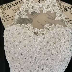 Elegant White Lace Wedding Dress